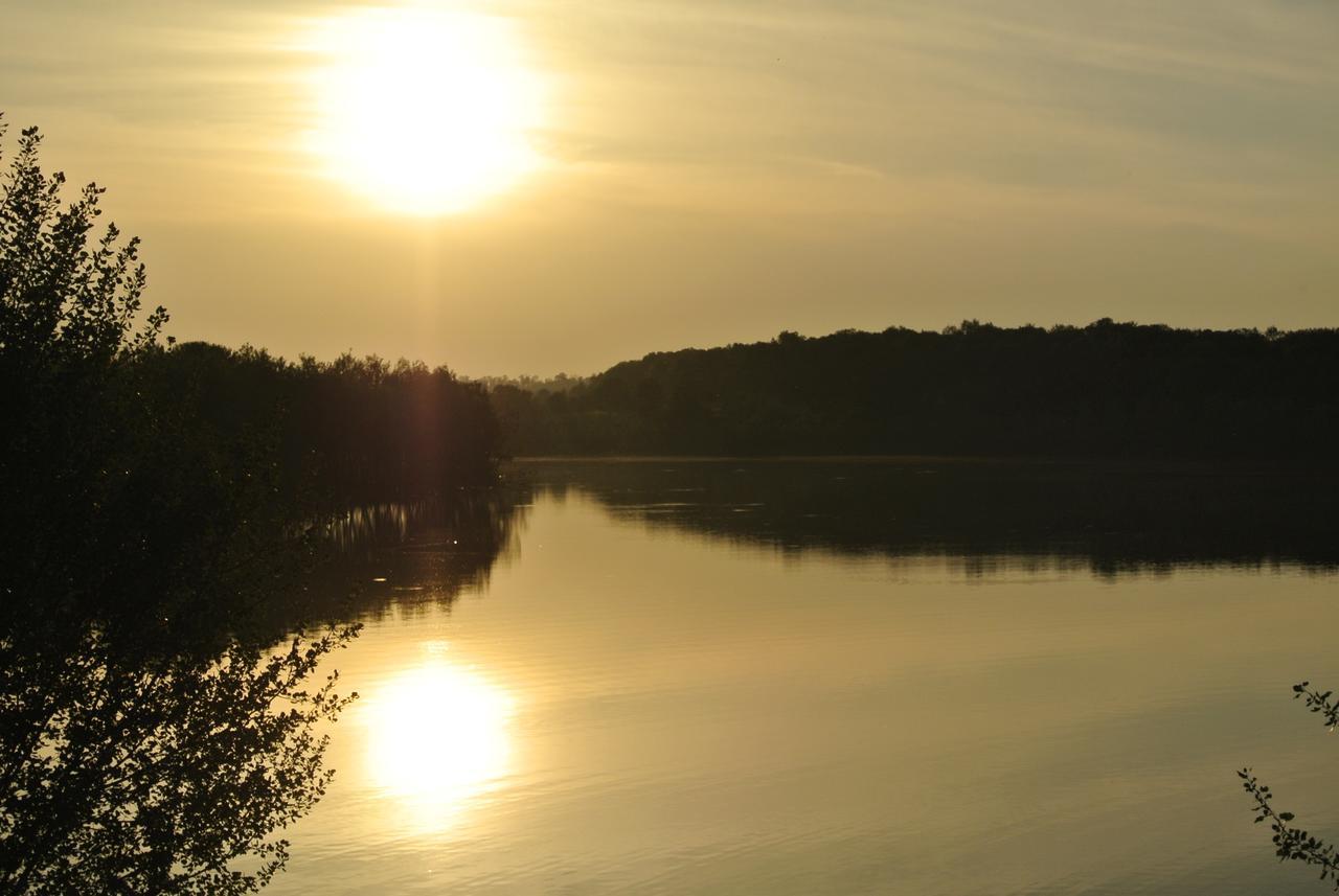 Vesyolaya Rochsha Hotel Kamjanske Buitenkant foto