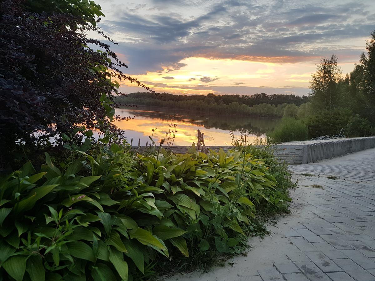 Vesyolaya Rochsha Hotel Kamjanske Buitenkant foto